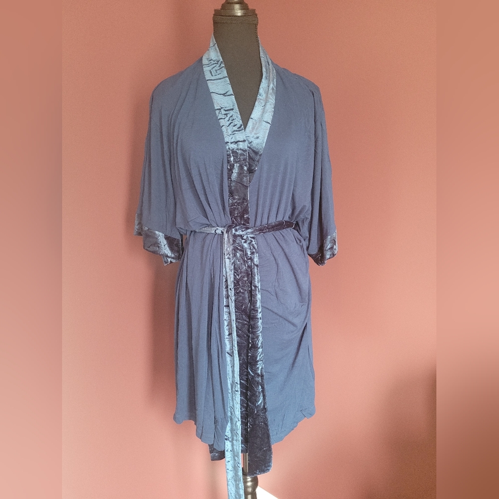 NWOT Soft Comfortable Robe, with crushed velvet trims.